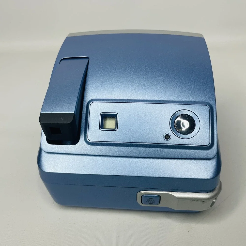 Vintage Polaroid One600 Instant Flash Film‎ Camera Blue